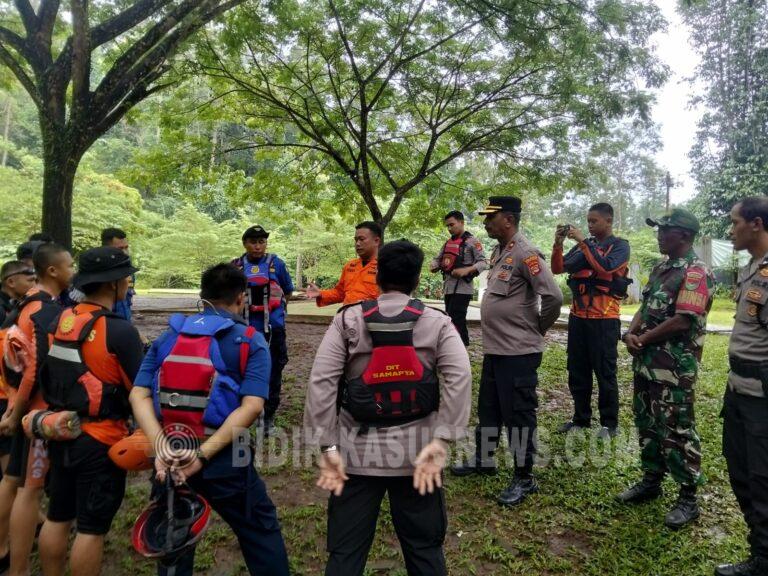 Babinsa Jadi Garda Terdepan Saat Banjir Bandang Wiragarden Hanyutkan Dua Mahasiswi
