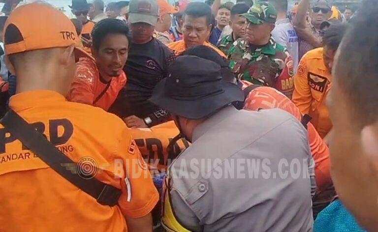 Babinsa dan Tim SAR Temukan Dua Mahasiswi Korban Banjir Bandang di Perairan Teluk Betung