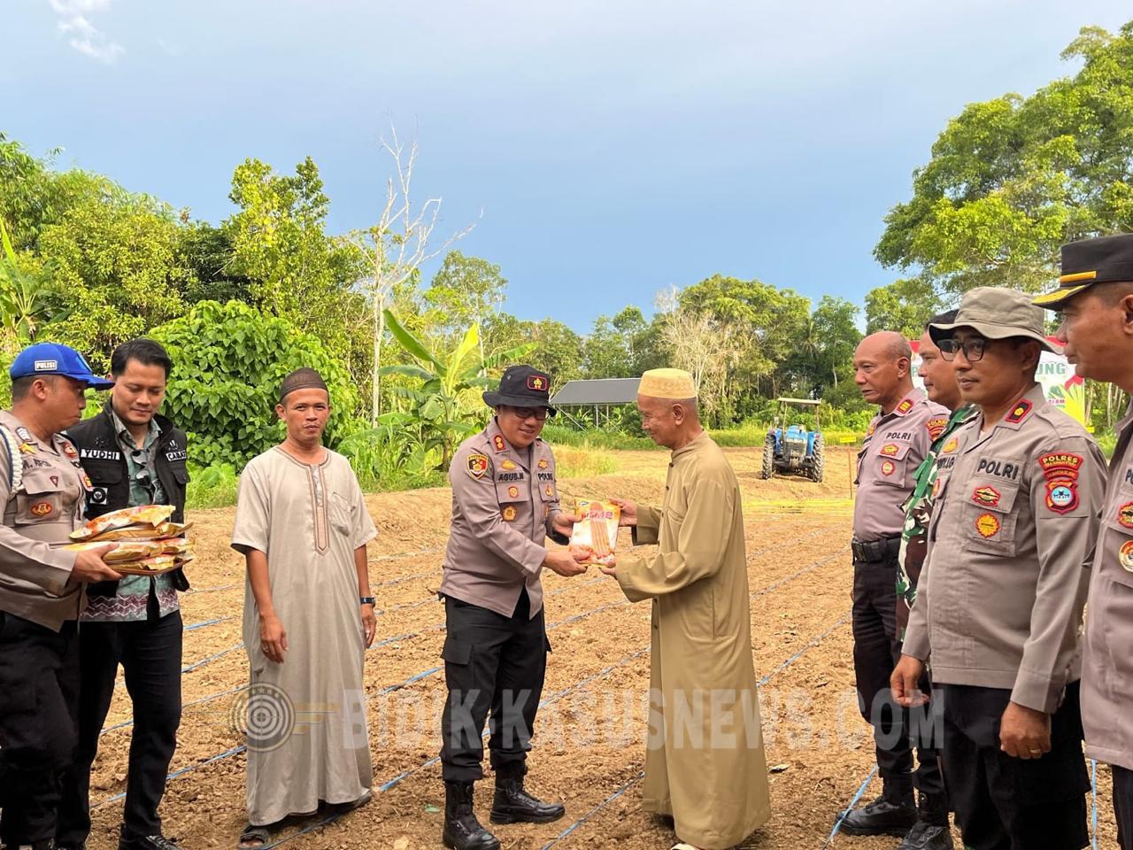 Polres HSU Bersama Ponpes Darussalam Tanam Jagung 1 Hektare, Perkuat Ketahanan Pangan Santri