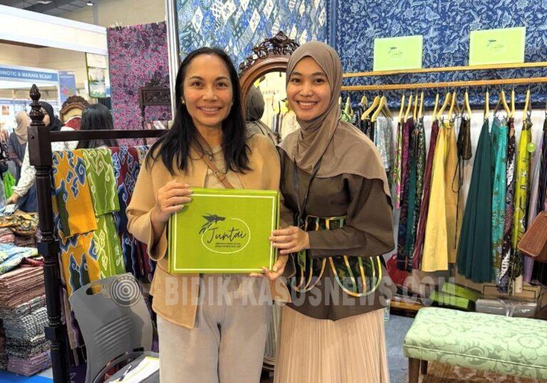 Juntai Bawa Wastra Nusantara ke Panggung Dunia, Sekaligus Berdayakan Perempuan