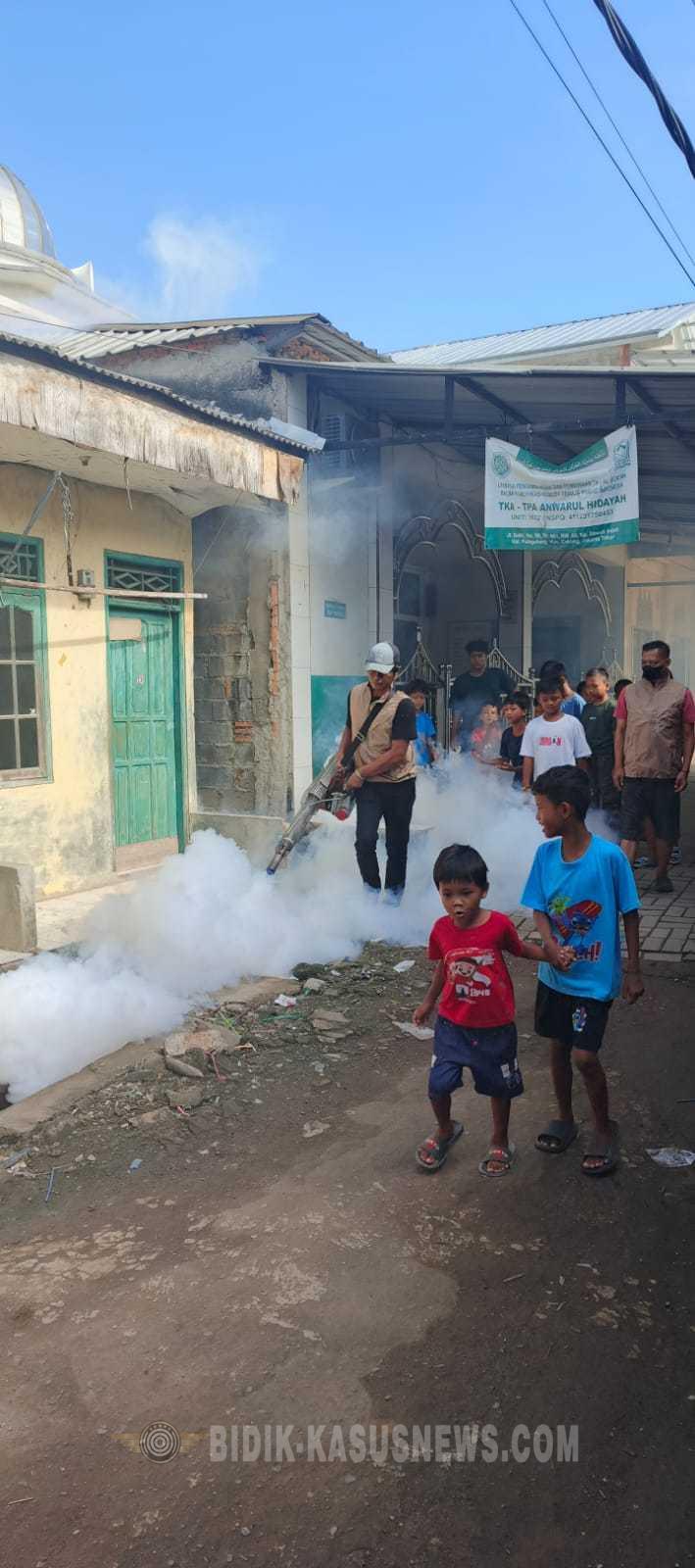 Respons Lamban, Warga Kampung Sawah Indah Fogging Mandiri Setelah Anak 7 Tahun Terjangkit DBD