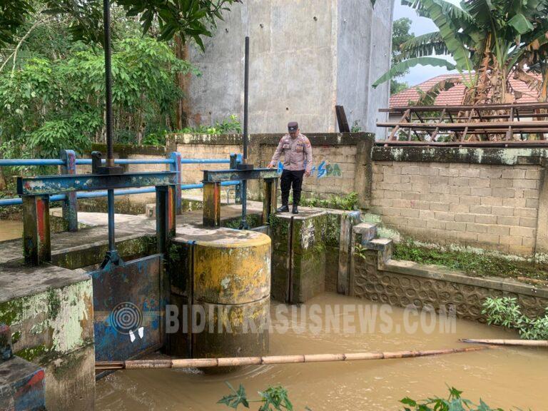 Debit Sungai Balangan Turun 20 Cm, Polsek Banjang Tetap Siaga dan Imbau Warga Waspada Banjir