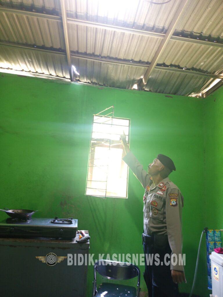 Hujan Disertai Angin Kencang Terjang Banjang, Satu Rumah Warga Rusak Tertimpa Pohon