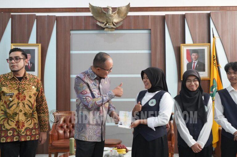 Lepas CPMI ke Turki dan Kuwait, Wali Kota: Jaga Nama Baik Demi Masa Depan