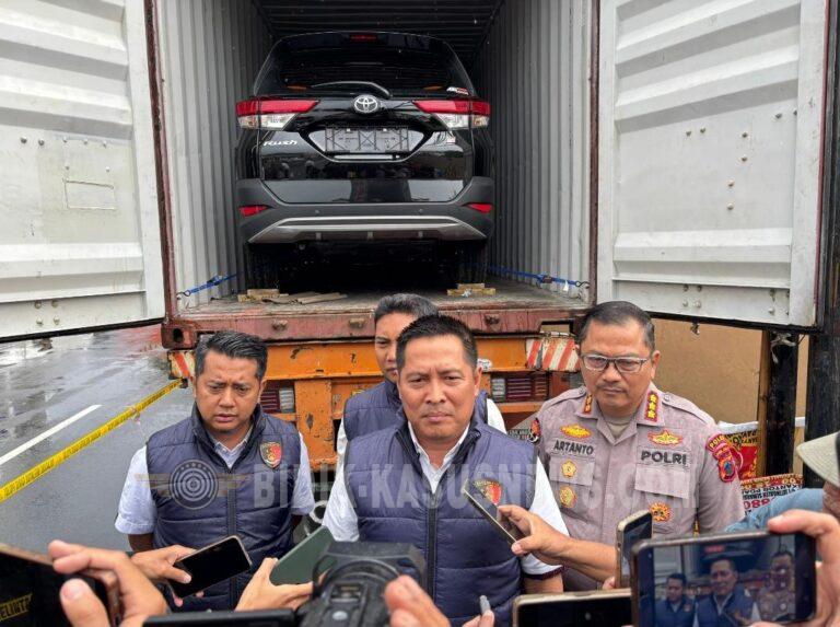 Direktur Krimsus Polda Jateng Ungkap Sindikat Penyelundupan Kendaraan Internasional