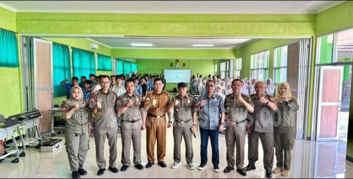 Satpol PP Turun ke Sekolah, Tanamkan Kesadaran Hukum Sejak Dini di SMAN 1 Surade