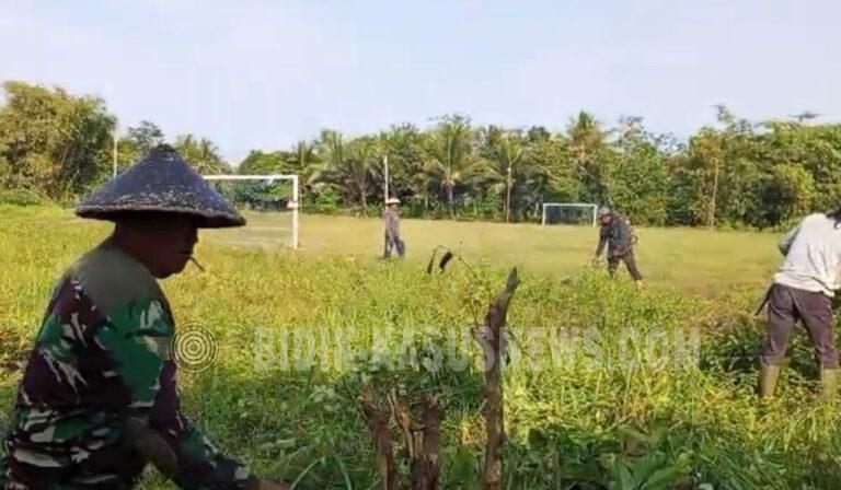 Gotong Royong Warga Cipeundeuy, Lapang Cikaramat Kini Bersih dan Siap Digunakan