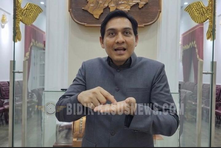Wakil Menteri Dalam Negeri Bima Arya Sugiarto menyebut, Lucky Hakim masuk lima besar karena dinilai unggul dalam berbagai indikator kinerja pemerintahan.