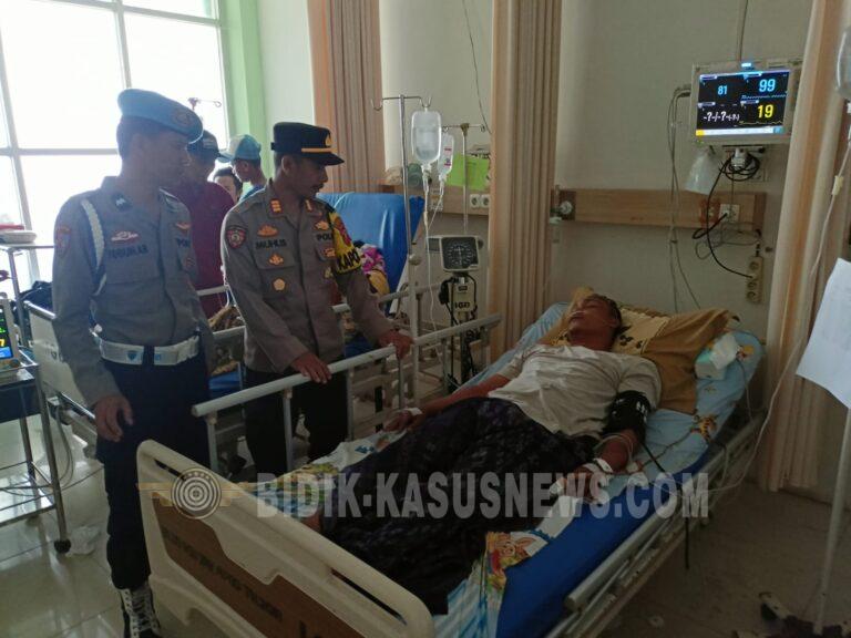 WUJUD KEPEDULIAN, KAPOLSEK JAMPANGKULON BESERTA ANGGOTA JENGUK AIPDA RAHIM YANG SEDANG DIRAWAT DI RUMAH SAKIT