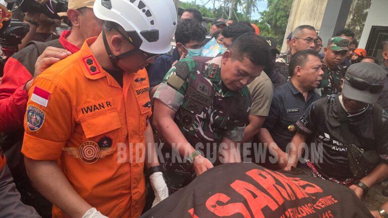 Pangdam XV/Pattimura Terjun Langsung Bantu Korban Erupsi Gunung Dukono