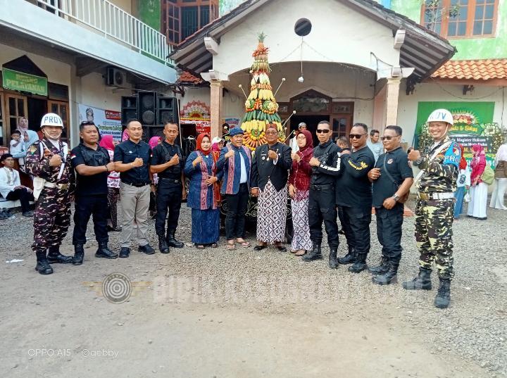 Squad Nusantara PAC Tahunan Turut Amankan Karnaval Kabumi Desa Kecapi