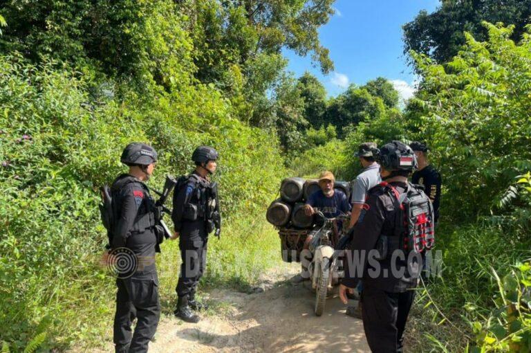Satbrimob Polda Sumsel Perketat Penyekatan Illegal Drilling di Musi Banyuasin
