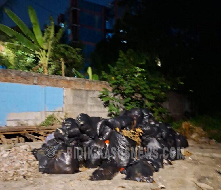 Sampah Menumpuk Hampir Sebulan di Cengkareng Barat, Warga Soroti Lemahnya Koordinasi RT dan RW