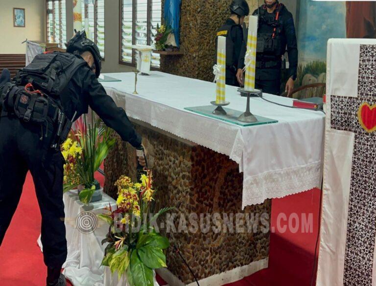 Satbrimob Polda Sumsel Sterilisasi Gereja di OKU Timur dan Ogan Ilir, Pastikan Ibadah Kenaikan Isa Almasih Berlangsung Aman