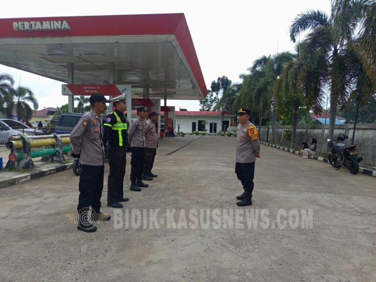 Patroli Polsek Banjang Kawal Distribusi BBM di SPBU 64.714.09, Penyaluran Pertalite 16 Ribu Liter Berjalan Lancar