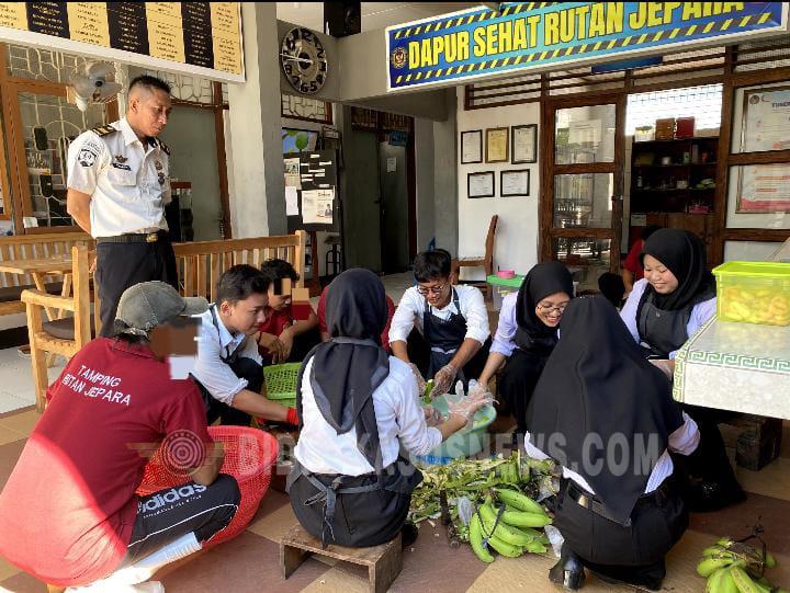 Rutan Jepara Kembangkan Keterampilan Warga Binaan Lewat Produksi Ceriping Pisang