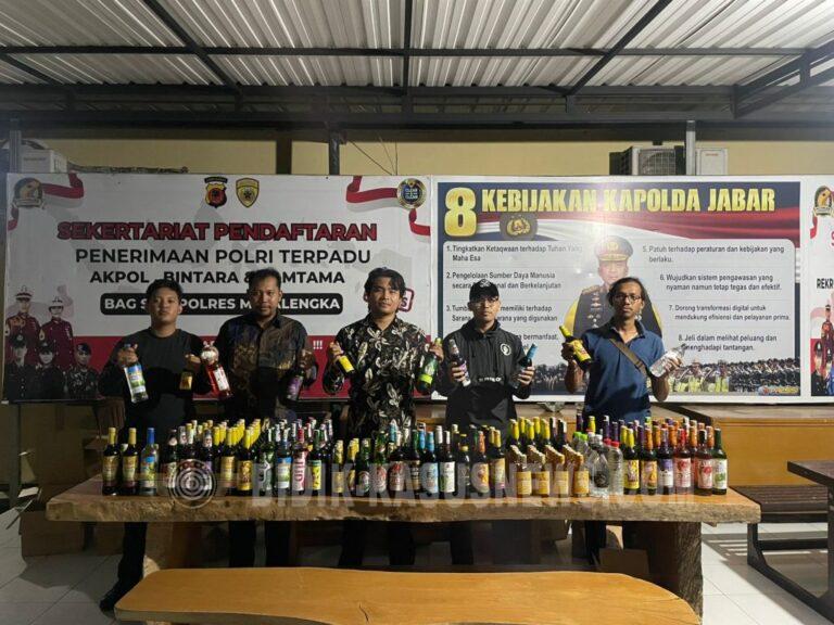Cipta Kondisi Jelang Laga Persib: Satres Narkoba Polres Majalengka Sita 400 Botol Miras Ilegal