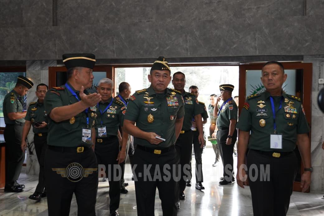 Kasad Hadiri Taklimat Presiden RI kepada 1.095 Pasis TNI-Polri di Seskoad