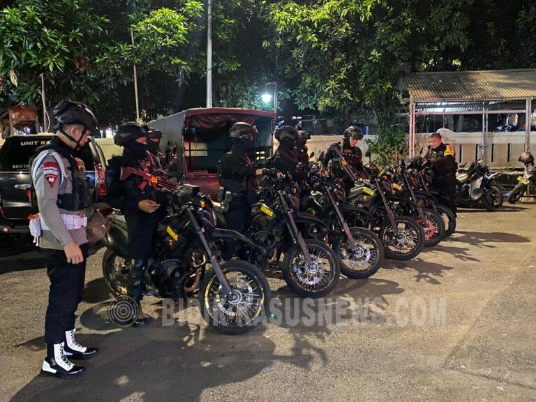 Patroli Dini Hari di Blok M, Brimob Polda Metro Jaya dan Polres Jaksel Amankan Ratusan Pil Terlarang