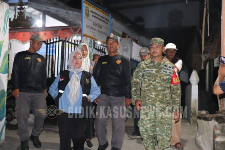 Cegah Tawuran dan Curanmor, Babinsa Koramil 410-05/TKP Pimpin Patroli Siskamling Bersama Warga Pasir Gintung