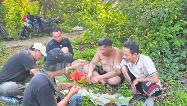 Wartawan Sukabumi Selatan Lepas Penat di Sungai Cipamarangan