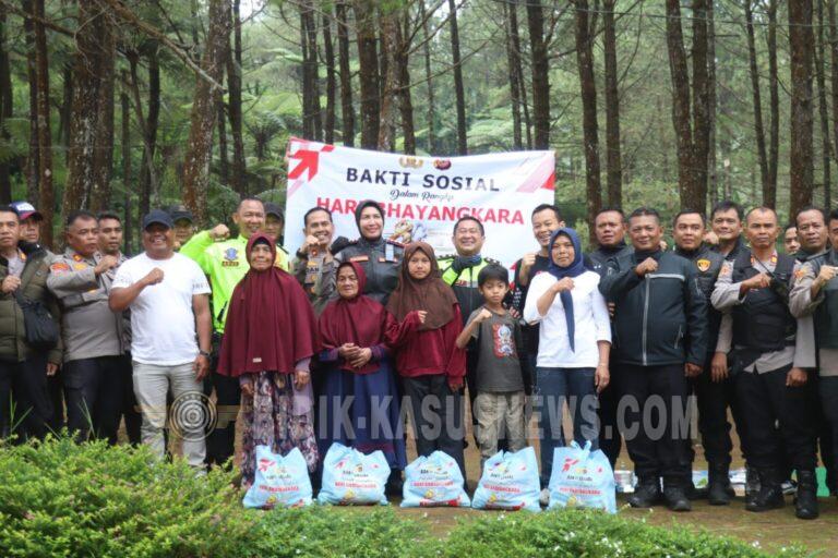 Patroli Kamtibmas dan Bakti Sosial Dalam Rangka Hari Bhayangkara ke-80, Kapolres Majalengka Bagikan Paket Sembako