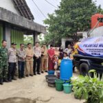 Peduli Warga, Satlantas Polres Cirebon Kota Distribusikan Air Bersih di Argasunya