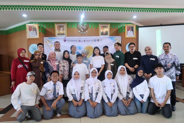 Mahasiswa LSPR Hadirkan Program INTUISI, Bangun Komunikasi Inklusif bagi Teman Tuli di Jakarta Barat