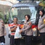 Pembagian Hasil Panen Raya Ketahanan Pangan di Rumah Dinas Polres Majalengka Kepada Ojol