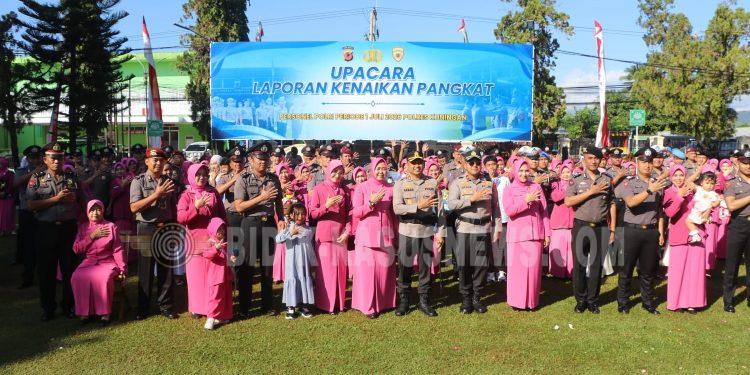 73 Personel Polres Kuningan Terima Kenaikan Pangkat, Sekaligus Penyerahan Jabatan Kapolsek Kadugede