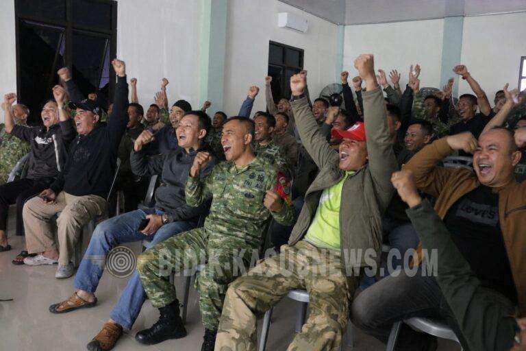 Babinsa Kodim 0410/KBL Gelar Nobar Piala Dunia 2026 Bersama Warga, Pererat Silaturahmi dan Semangat Kebersamaan