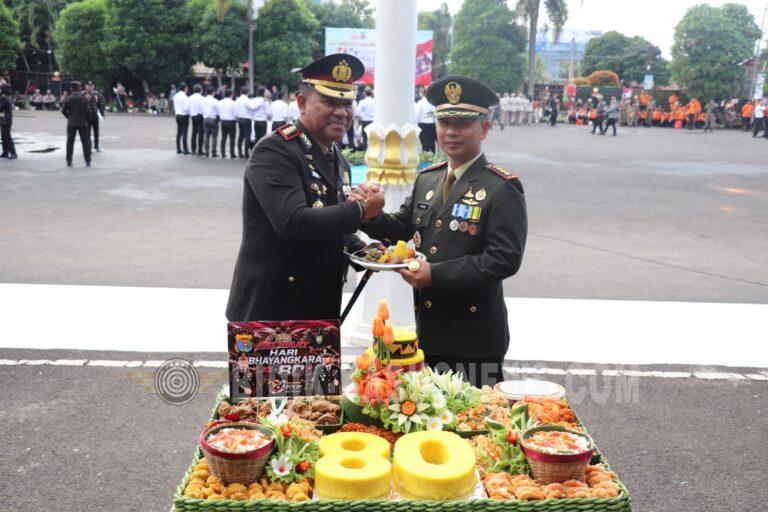 Dandim 0410/Kota Bandar Lampung Hadiri Upacara Hari Bhayangkara ke-80, Tegaskan Soliditas Sinergi TNI-Polri