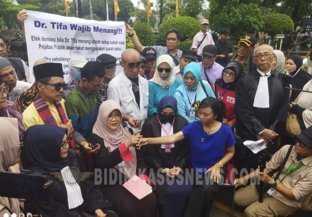 Dua Hari Penentu, dr. Tifa Hadapi Sidang Hukum dan Akademik