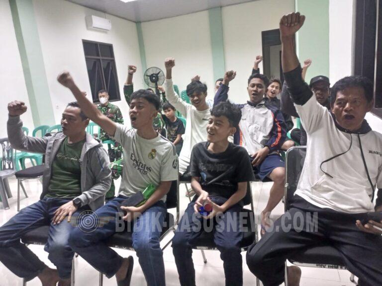 Babinsa Kodim 0410/KBL Meriahkan Nobar Piala Dunia 2026 Bersama Warga, Perkuat Kemanunggalan TNI dan Rakyat di Bandar Lampung