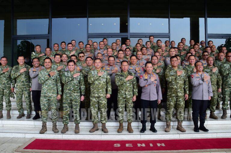 Kasad Dampingi Panglima TNI Terima Kunjungan Silaturahmi Kapolri di Mabes TNI