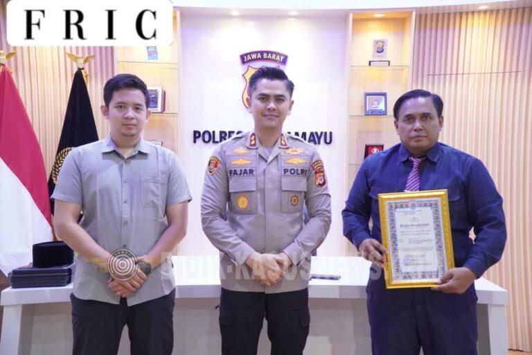Ketua Umum YLBH PETANI Hery Reang Terima Penghargaan dari Kapolres Indramayu, Wujud Apresiasi atas Dedikasi dalam Pendampingan Hukum dan Pengabdian kepada Masyarakat