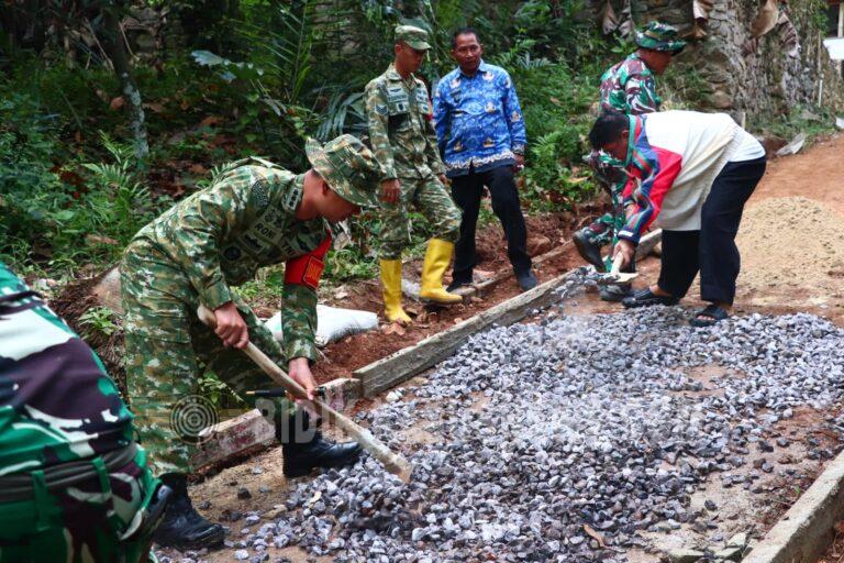 Dansatgas TMMD Kodim 0410/KBL Sidak Proyek di Pinang Jaya, Pastikan Pembangunan Berkualitas dan Tepat Sasaran