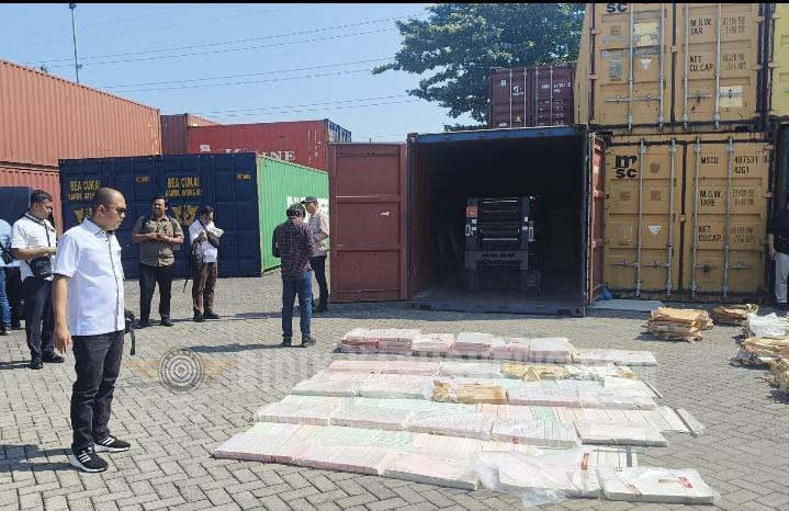 Pidsus Kejari Jepara Terima Pelimpahan Tersangka Kasus Pita Cukai Palsu, Negara Rugi Rp126,7 Miliar