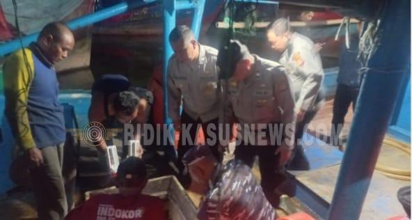 Professional Polri Tangani Evakuasi Jenazah ABK KM Amanah Abadi 1di Pelabuhan Kejawanan.
