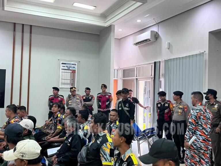 Laksanakan Pengamanan Audiensi DPD LSM GMBI Kabupaten Majalengka di BRI Cabang Majalengka