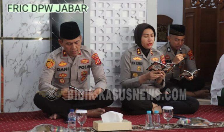 Perkuat Karakter Unggul dan Mental Kerohanian Personel, Polres Majalengka Gelar Kegiatan Binrohtal di Masjid Jami Ussholihin