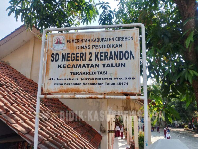 Diduga SDN 2 Kerandon Menjual Baju Seragam jadi beban wali murid