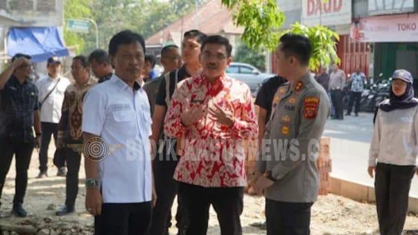 Kapolres Cirebon Kota AKBP Bimantoro Kurniawan Dukung Penataan Kali Sukalola Untuk Tingkatkan Keamanan dan Kenyamanan Warga.