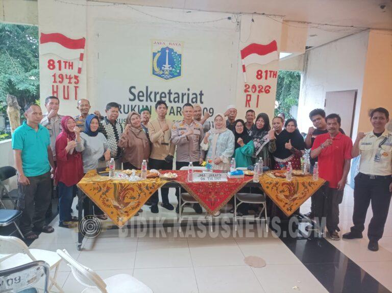 Kapolsek Jatinegara Ngobrol Santai Bersama Warga Rusun, Perkuat Sinergi Jaga Keamanan Lingkungan