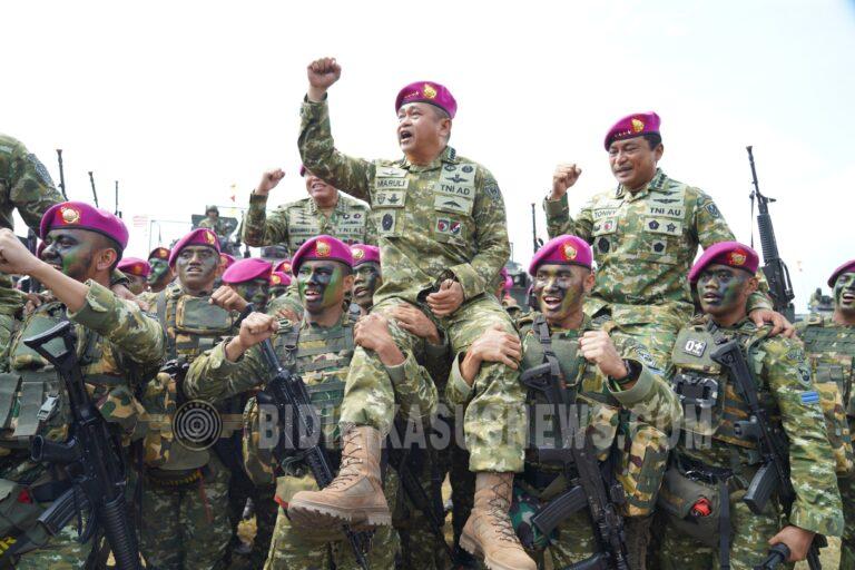Kasad Dikukuhkan sebagai Warga Kehormatan Korps Marinir TNI AL