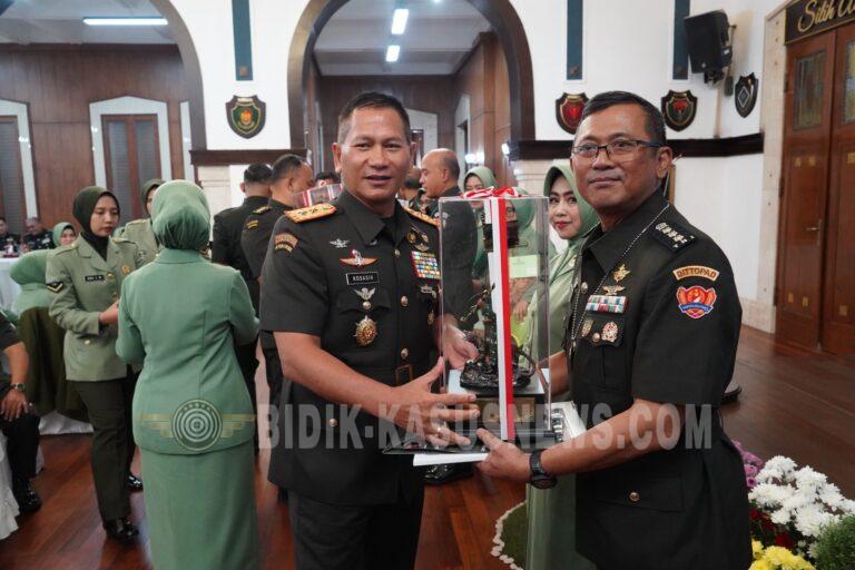 TRADISI SERTIJAB PEJABAT KODAM III/SILIWANGI, PANGDAM TEKANKAN INTEGRITAS DAN PROFESIONALISME