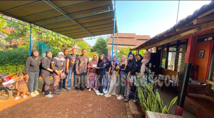 Peduli Keluarga Anggota, Srikandi Squad Nusantara DPC Jepara Gelar Tahlilan dan Berikan Santunan