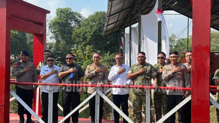 Dansat Brimob Polda Sumsel Ikuti Peresmian Jembatan Merah Putih Presisi