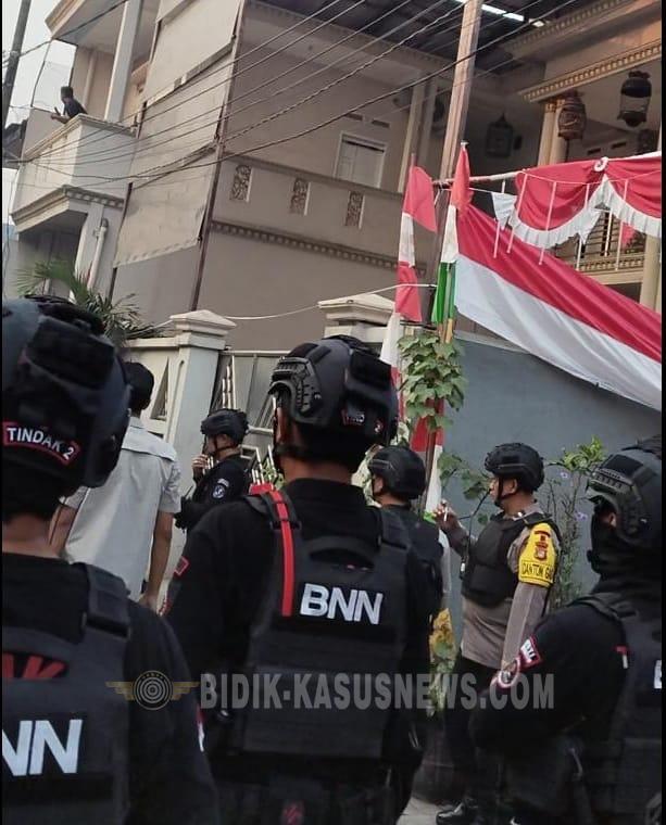 BNN Ciduk “Bos Gendut” di Salon Mangga Besar, Buronan Kasus 98 Kg Sabu Kampung Bahari Akhirnya Tertangkap