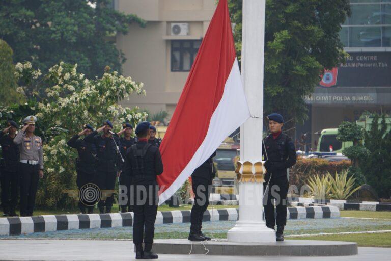 Personel Satbrimob Polda Sumsel Laksanakan Geladi Upacara HUT Kemerdekaan RI ke-81